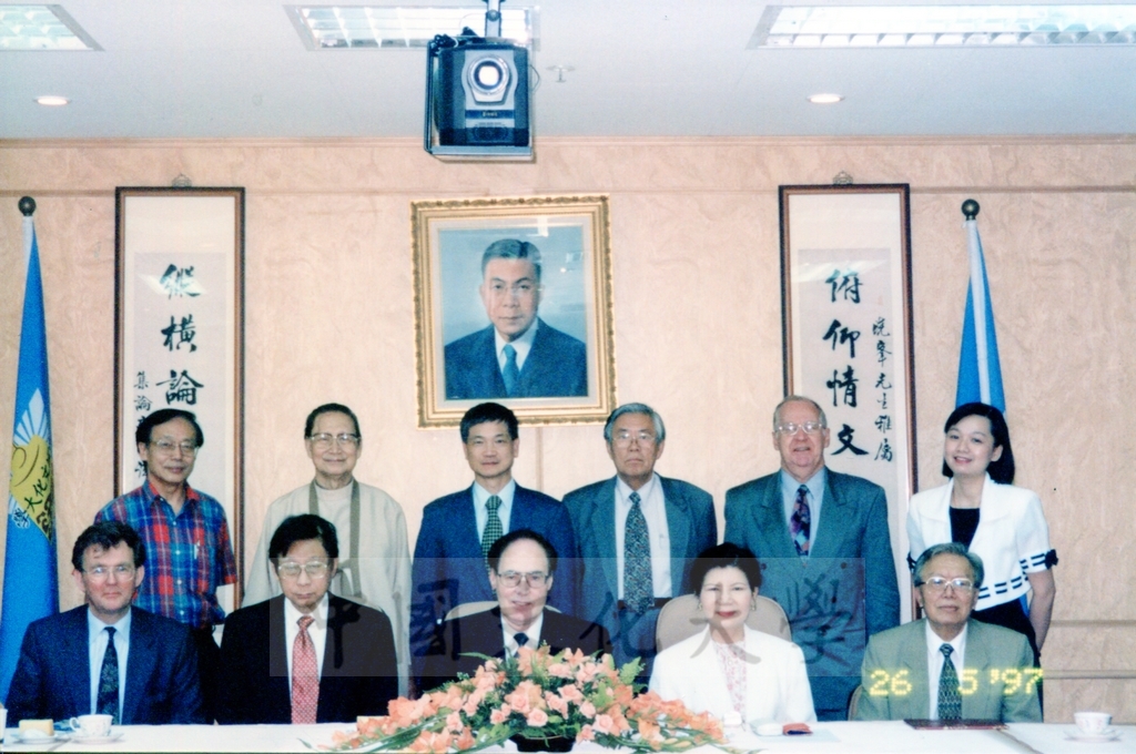 1997年5月26日外國貴賓蒞臨本校參訪並拜會董事長張鏡湖的圖檔，第1張，共2張