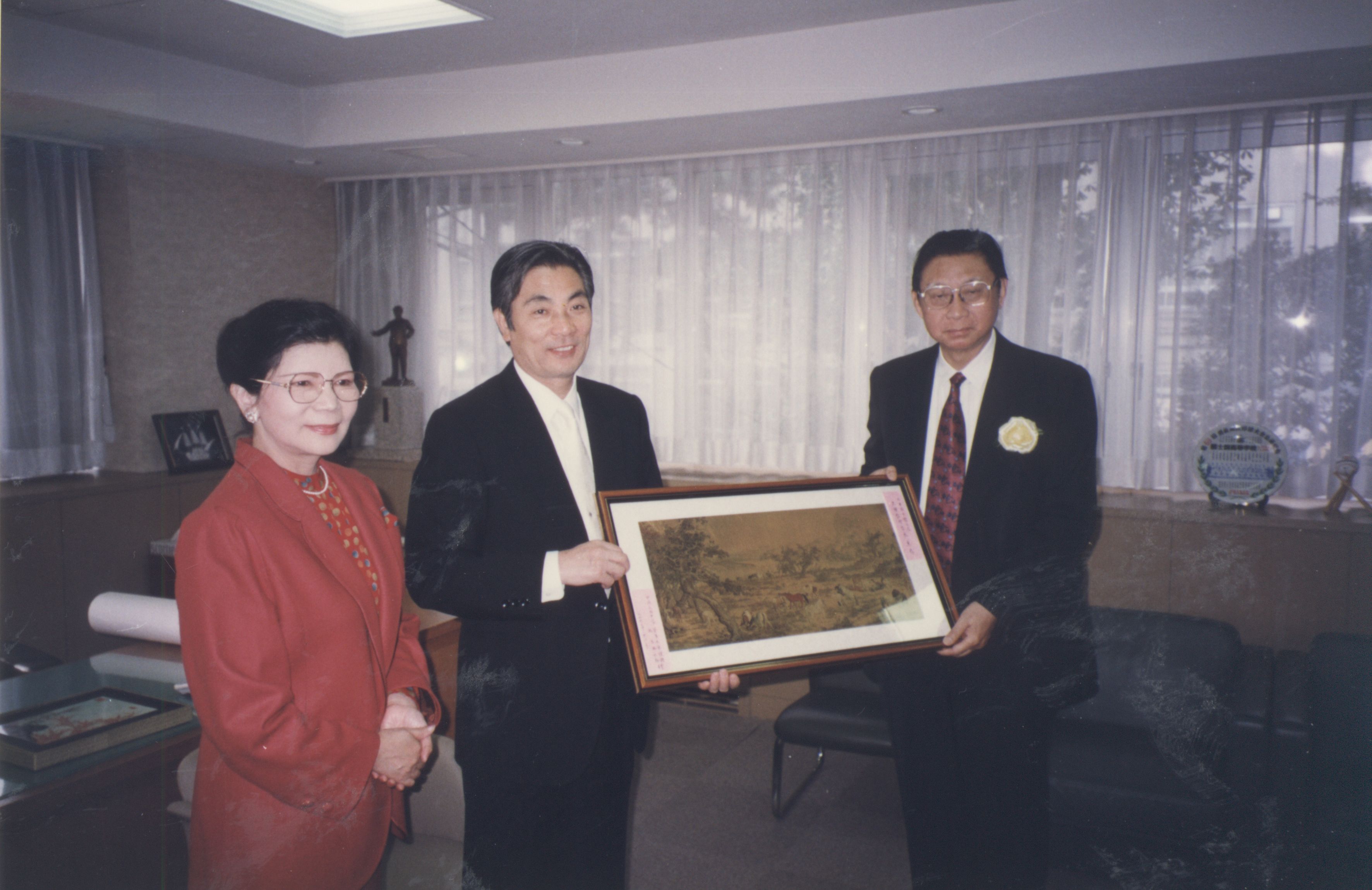 1997年11月3日董事長張鏡湖帶領校長林彩梅、教授宋越倫、總務長唐彥博、日文系主任徐興慶參加國士館大學80週年校慶活動的圖檔，第3張，共17張