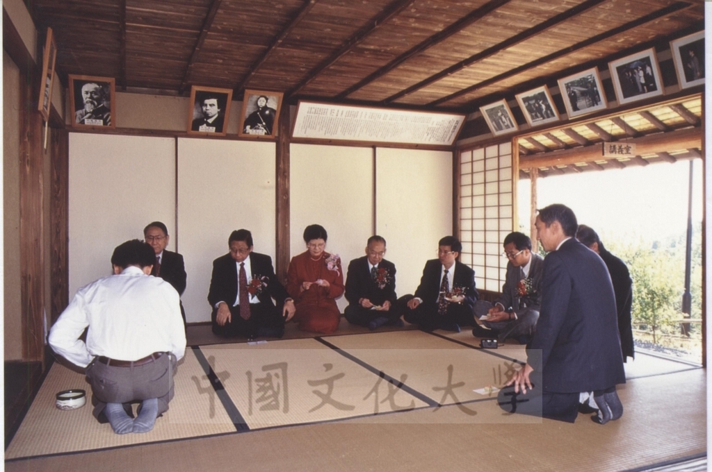 1997年11月7日董事長張鏡湖帶領校長林彩梅、教授宋越倫、總務長唐彥博、日文系主任徐興慶訪問德山大學的圖檔，第6張，共32張