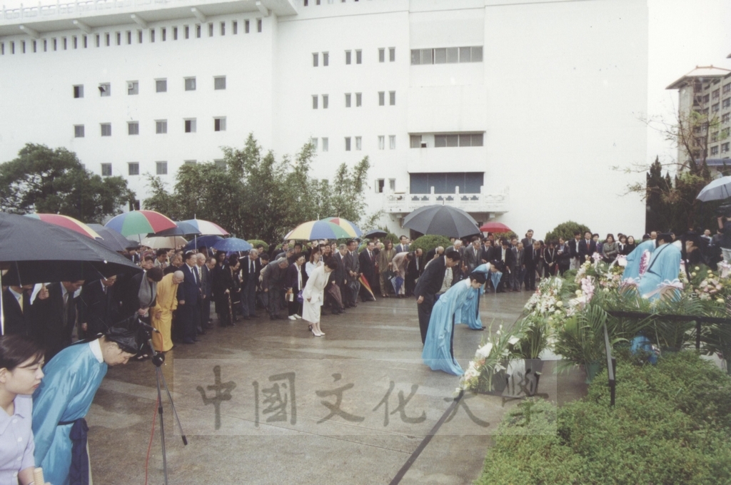 2000年11月9日舉行張創辦人其昀博士百年誕辰追思活動的圖檔，第2張，共30張
