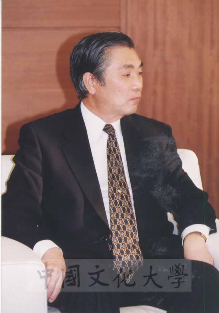 2002年11月27日董事長張鏡湖率校長林彩梅等一行六人拜會日本國士館大學理事長西原春夫、校長三浦信行的圖檔，第33張，共50張