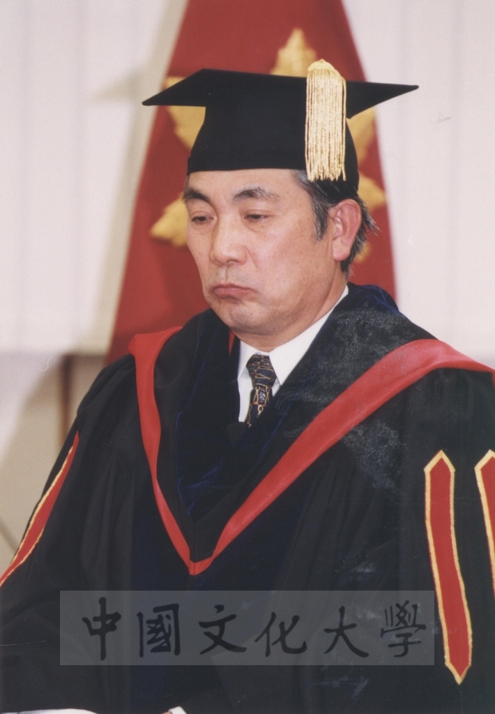 2002年11月27日董事長張鏡湖獲頒日本國士館大學名譽博士學位頒贈典禮(Ceremony to Present an Honorary Doctorate to Dr. Jen-hu Chang, Chairman of the Chinese Culture University Board of Trustees)的圖檔，第34張，共82張