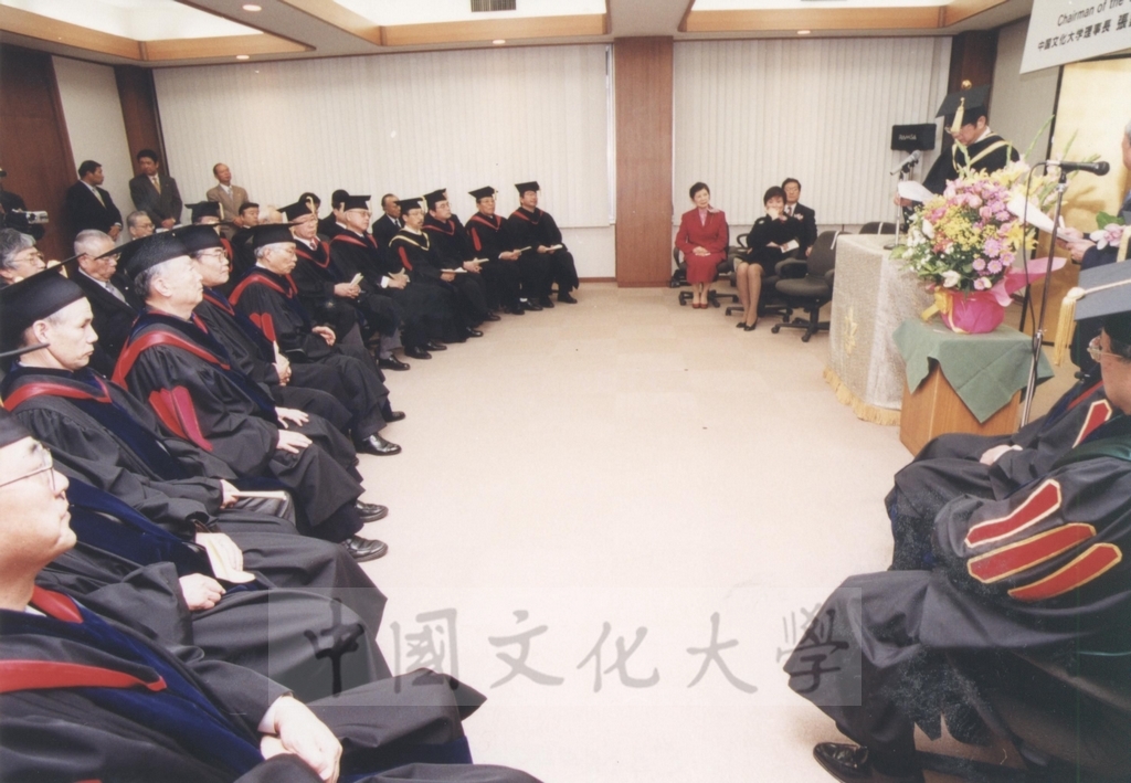 2002年11月27日董事長張鏡湖獲頒日本國士館大學名譽博士學位頒贈典禮(Ceremony to Present an Honorary Doctorate to Dr. Jen-hu Chang, Chairman of the Chinese Culture University Board of Trustees)的圖檔，第66張，共82張