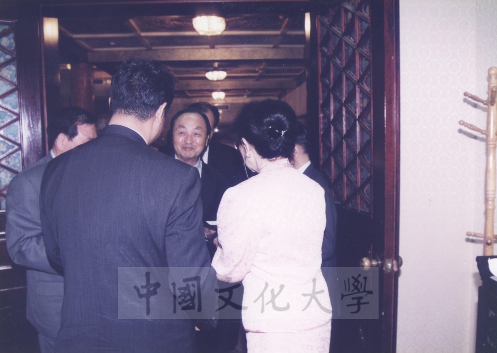 2000年5月19日韓國慶南大學理事長趙根沃率訪問團蒞校參訪的圖檔，第17張，共27張