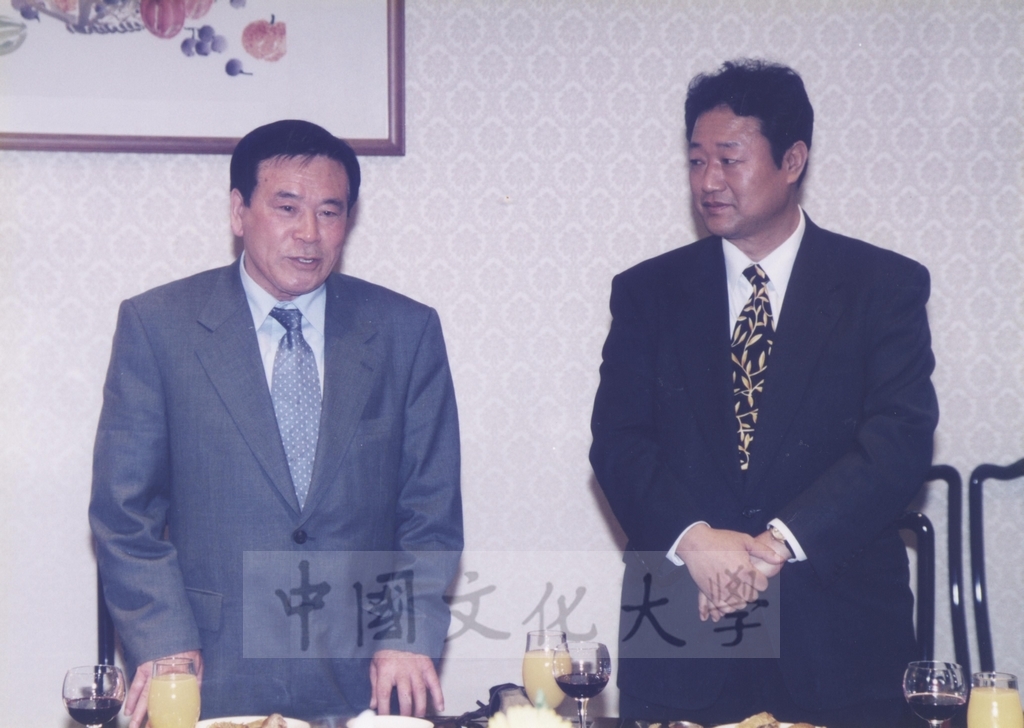 2000年5月19日韓國慶南大學理事長趙根沃率訪問團蒞校參訪的圖檔，第24張，共27張