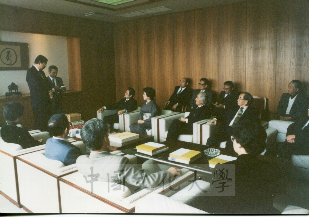 1992年1月3日日本別府大學與中國文化大學共同舉辦合同書道展（書法聯展）開幕典禮的圖檔，第29張，共123張