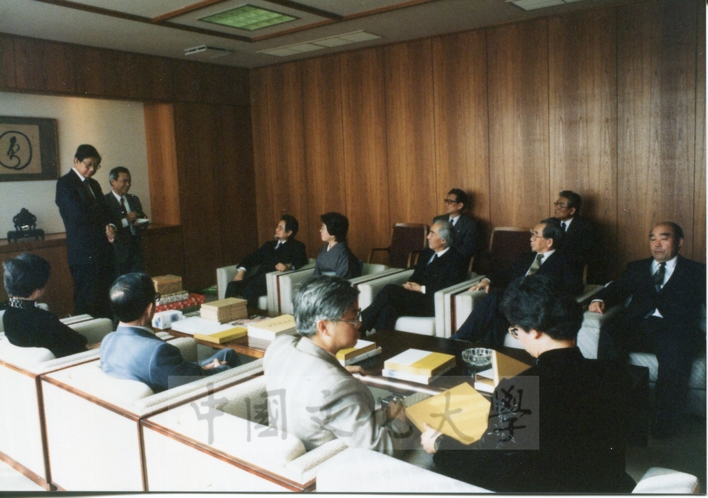 1992年1月3日日本別府大學與中國文化大學共同舉辦合同書道展（書法聯展）開幕典禮的圖檔，第30張，共123張