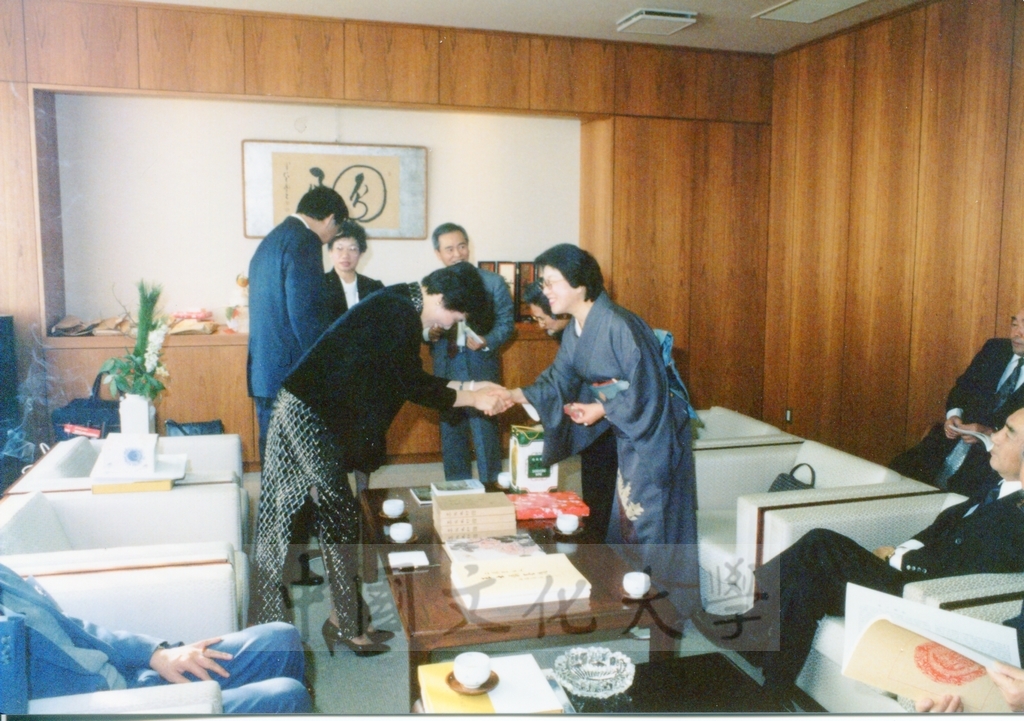 1992年1月3日日本別府大學與中國文化大學共同舉辦合同書道展（書法聯展）開幕典禮的圖檔，第35張，共123張