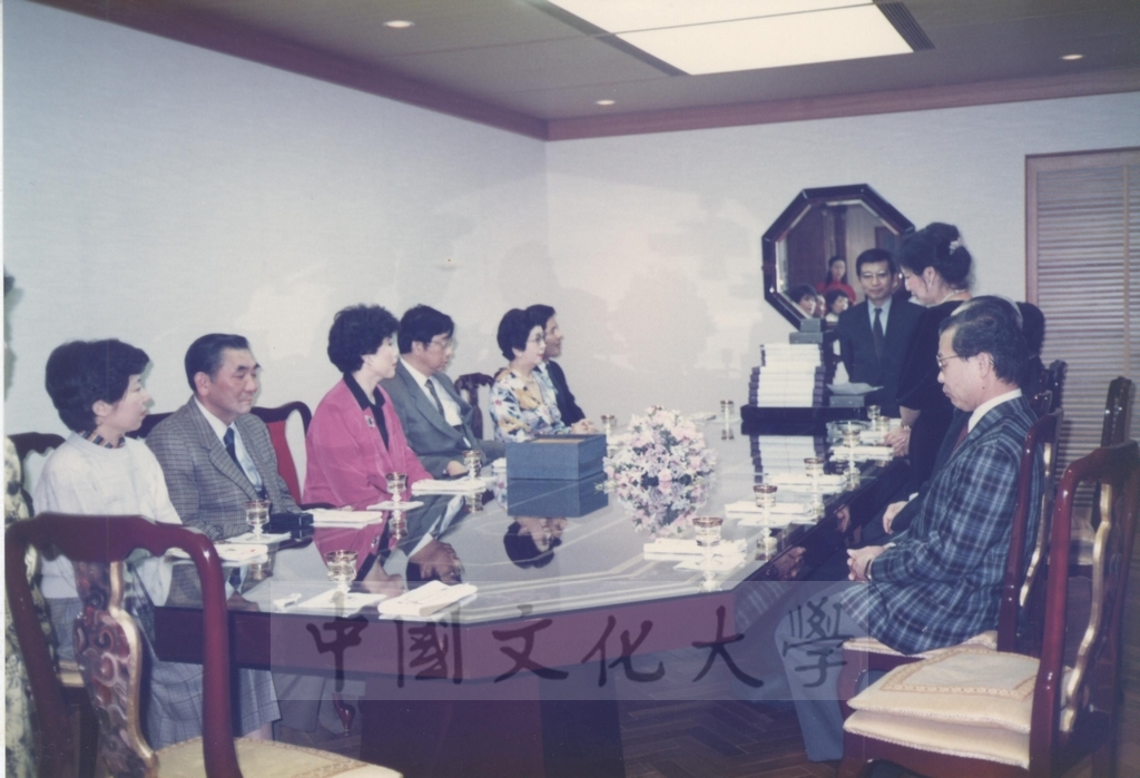 1991年3月31日董事長張鏡湖一行五人蒞臨箱根宝環金融會長佐藤先生別墅接受其招待的圖檔，第5張，共17張