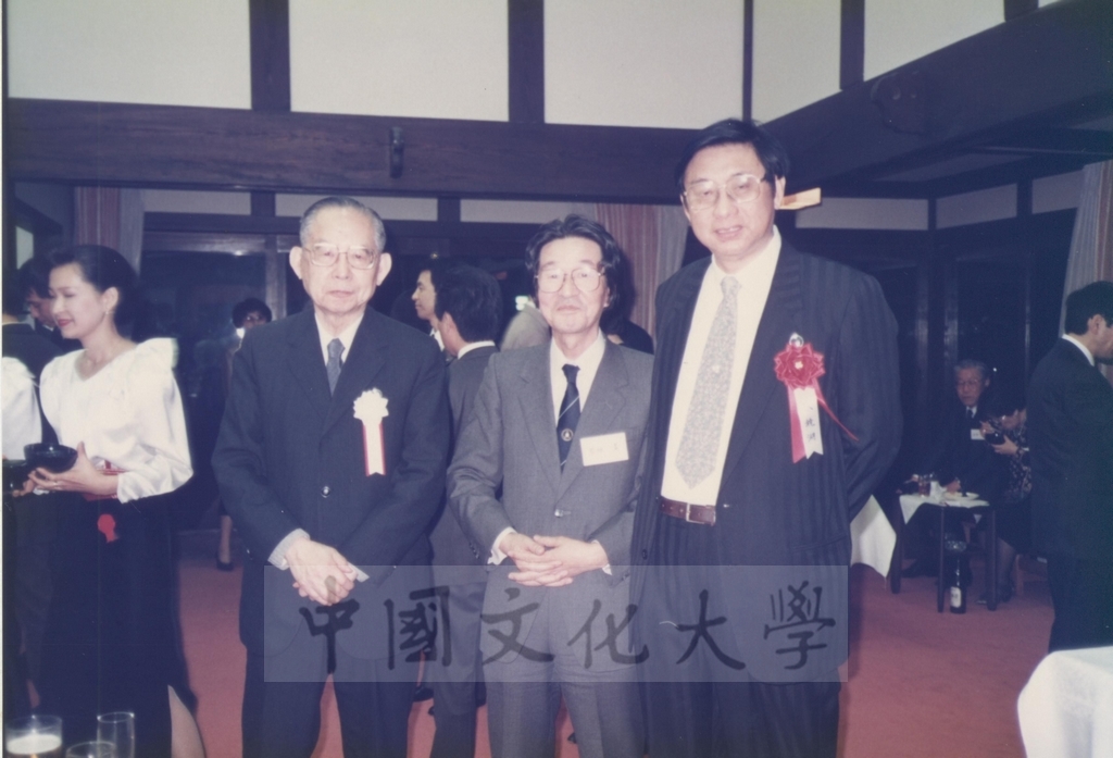 1991年4月3日董事長張鏡湖一行五人參加由日本友人姚旭燈先生、櫻井英太郎先生、關正夫先生等人於日本石油公司貴賓館所舉行的歡迎酒會的圖檔，第27張，共36張
