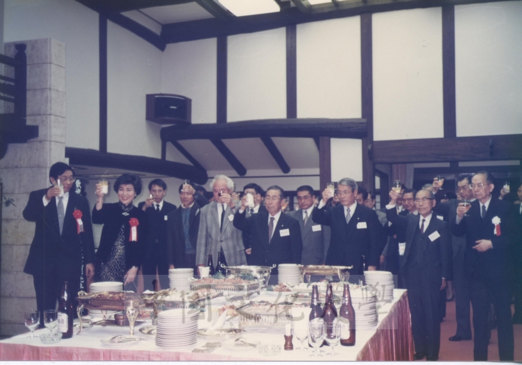 1991年4月3日董事長張鏡湖一行五人參加由日本友人姚旭燈先生、櫻井英太郎先生、關正夫先生等人於日本石油公司貴賓館所舉行的歡迎酒會的圖檔，第34張，共36張