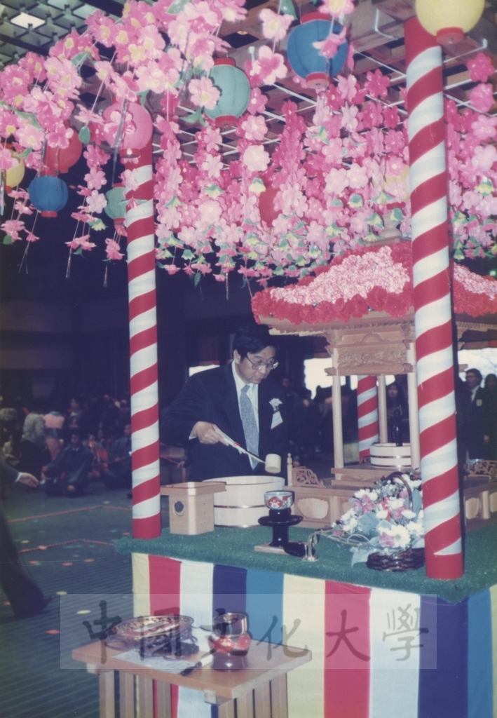 1991年4月7日董事長張鏡湖一行五人前往橫濱訪問日本孝道教團統理岡野正貫夫婦並參加該團恭祝釋迦佛聖誕祭典的圖檔，第9張，共15張