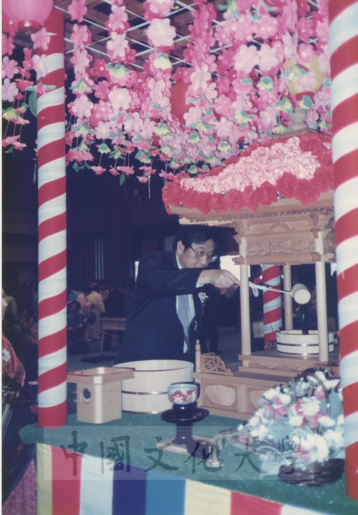 1991年4月7日董事長張鏡湖一行五人前往橫濱訪問日本孝道教團統理岡野正貫夫婦並參加該團恭祝釋迦佛聖誕祭典的圖檔，第10張，共15張