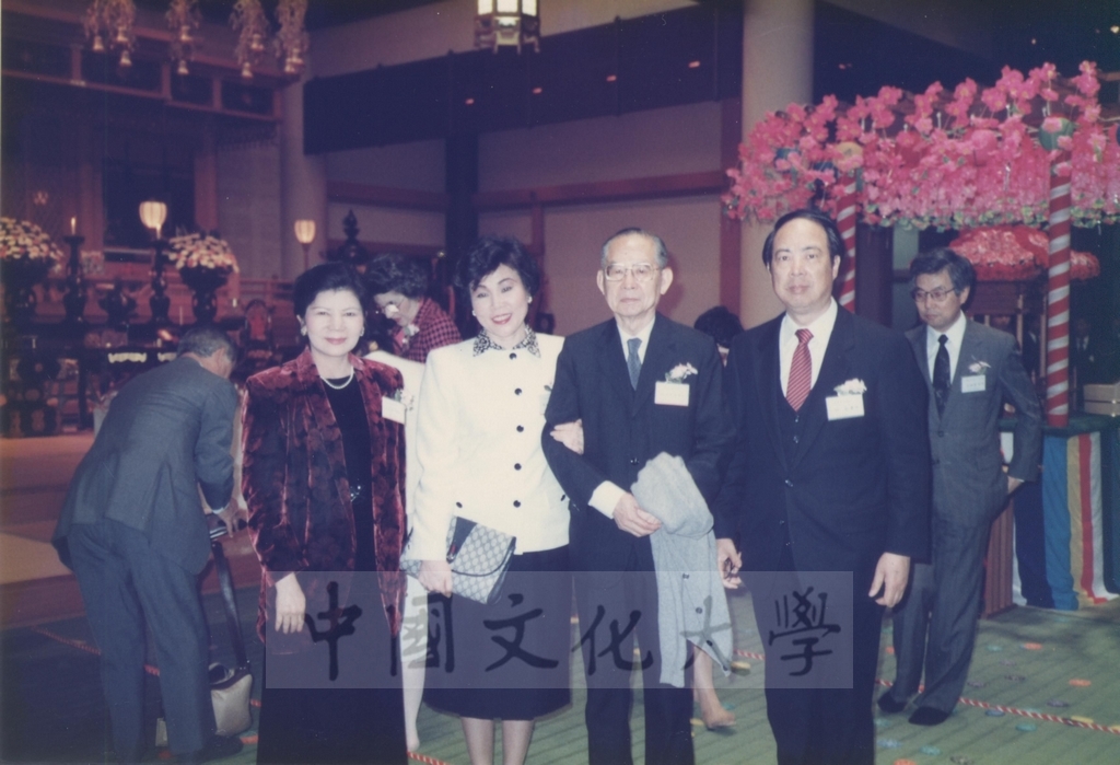 1991年4月7日董事長張鏡湖一行五人前往橫濱訪問日本孝道教團統理岡野正貫夫婦並參加該團恭祝釋迦佛聖誕祭典的圖檔，第15張，共15張