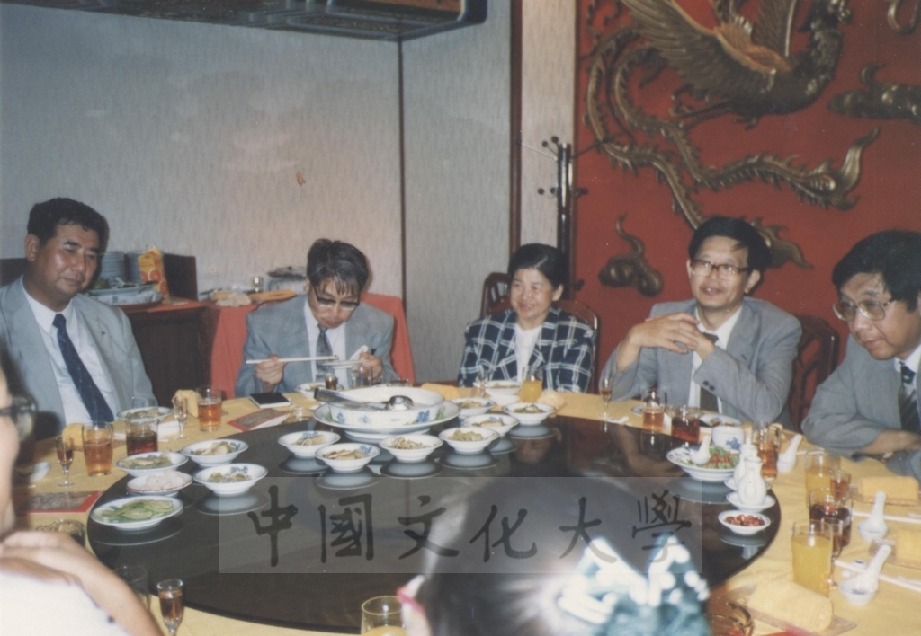 1991年8月16日董事長張鏡湖、校長鄭嘉武於圓山飯店宴請貴賓景況的圖檔，第4張，共4張