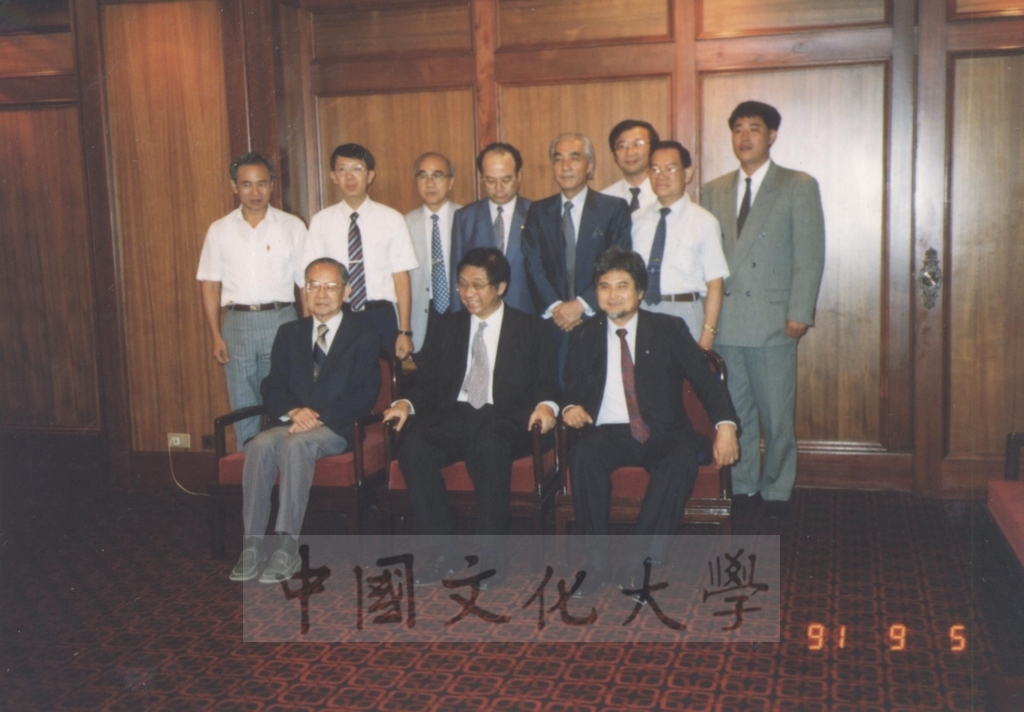 1991年9月5日日本別府大學理事長西村駿一率訪問團蒞臨本校參訪並拜會董事長張鏡湖的圖檔，第5張，共9張