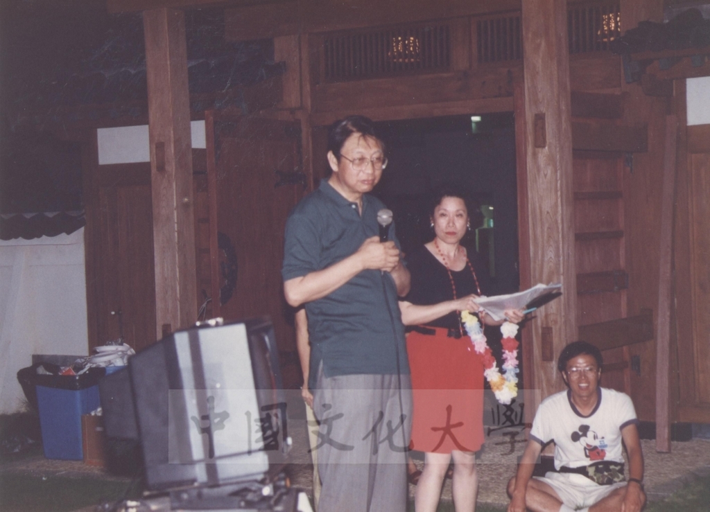 1993年7月11日本校教職員自強活動在董事長張鏡湖、校長林彩梅引領下前往琉球旅遊的圖檔，第3張，共8張