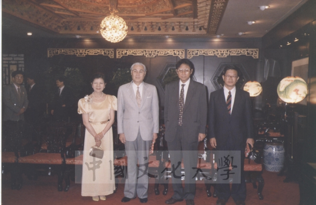 1993年8月2日日本天理大學校長大久保昭教出席本校新任校長林彩梅就職慶祝宴會的圖檔，第1張，共3張