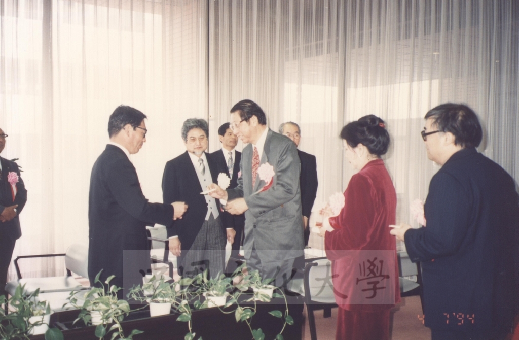 1994年4月7日董事長張鏡湖、校長林彩梅等訪問團成員應邀參加別府大學新生入學典禮的圖檔，第5張，共5張
