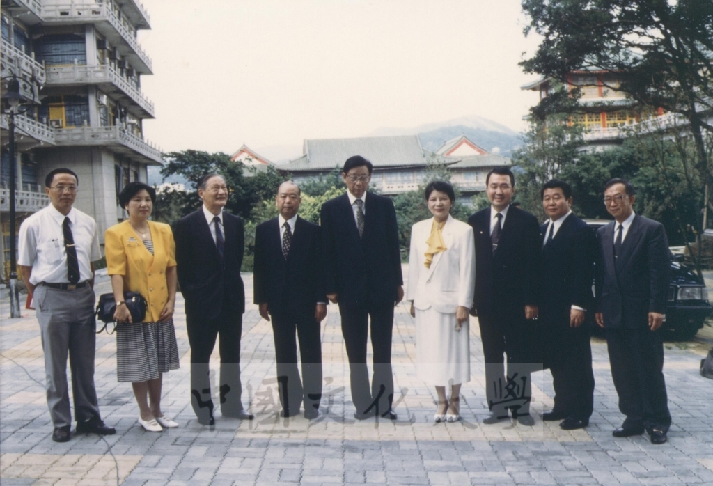 1994年9月6日日本創價大學理事長岡安博司蒞校參訪並拜會董事長張鏡湖的圖檔，第1張，共3張