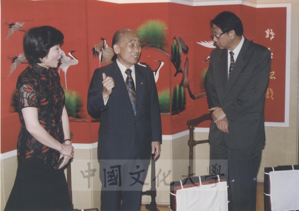 1994年9月29日董事長張鏡湖獲頒韓國慶熙大學名譽法學博士學位頒贈典禮的圖檔，第30張，共52張