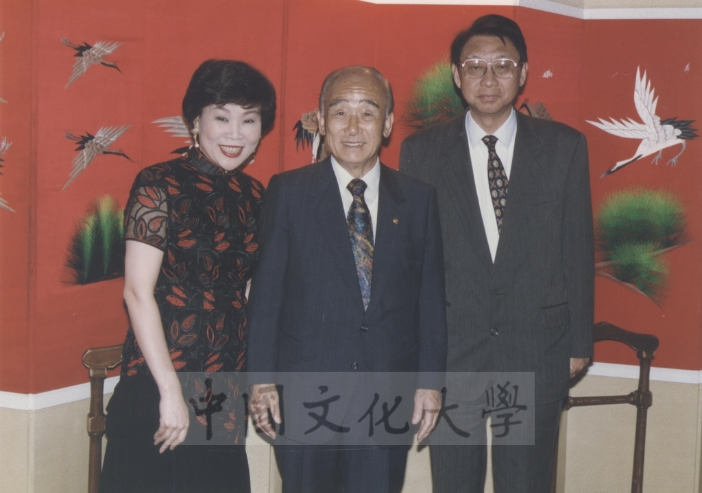 1994年9月29日董事長張鏡湖獲頒韓國慶熙大學名譽法學博士學位頒贈典禮的圖檔，第31張，共52張