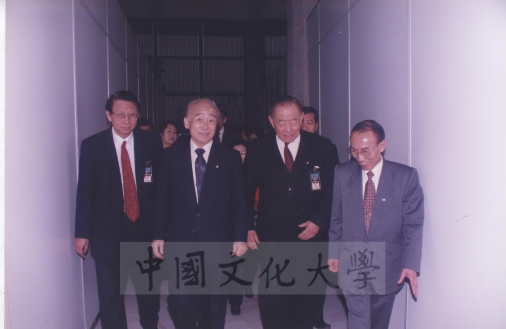 1995年3月7日韓國慶熙大學總長趙永植來華訪問的圖檔，第2張，共12張