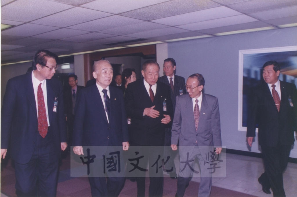 1995年3月7日韓國慶熙大學總長趙永植來華訪問的圖檔，第3張，共12張