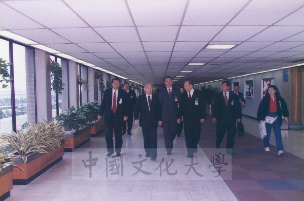 1995年3月7日韓國慶熙大學總長趙永植來華訪問的圖檔，第4張，共12張