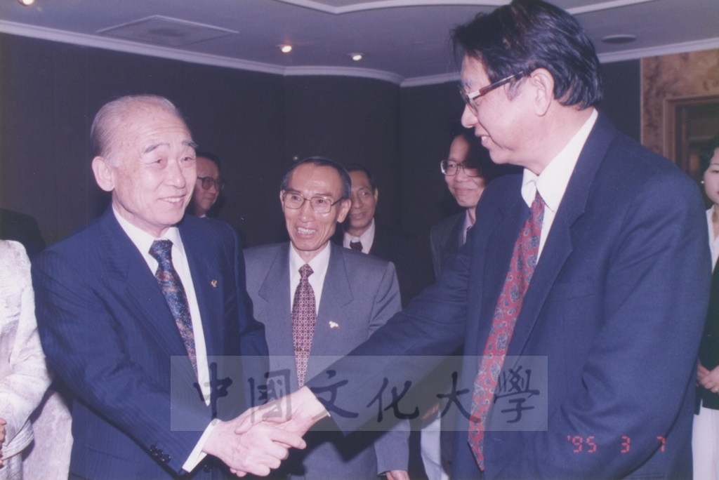 1995年3月7日韓國慶熙大學總長趙永植來華訪問的圖檔，第6張，共12張