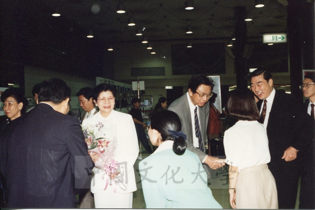 1995年7月7日董事長張鏡湖率同校長林彩梅等五人啟程赴日參訪的圖檔，第2張，共15張