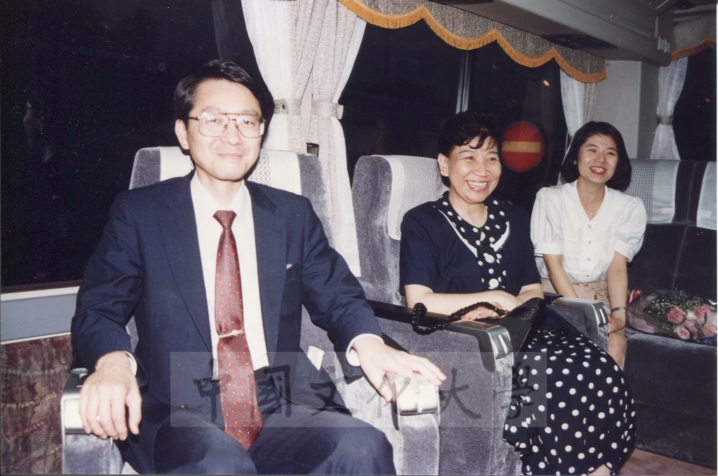 1995年7月7日董事長張鏡湖率同校長林彩梅等五人啟程赴日參訪的圖檔，第3張，共15張