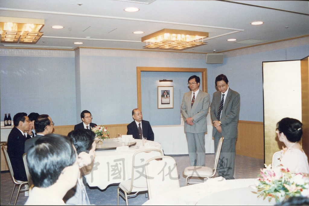 1995年7月7日董事長張鏡湖率同校長林彩梅等五人啟程赴日參訪的圖檔，第6張，共15張