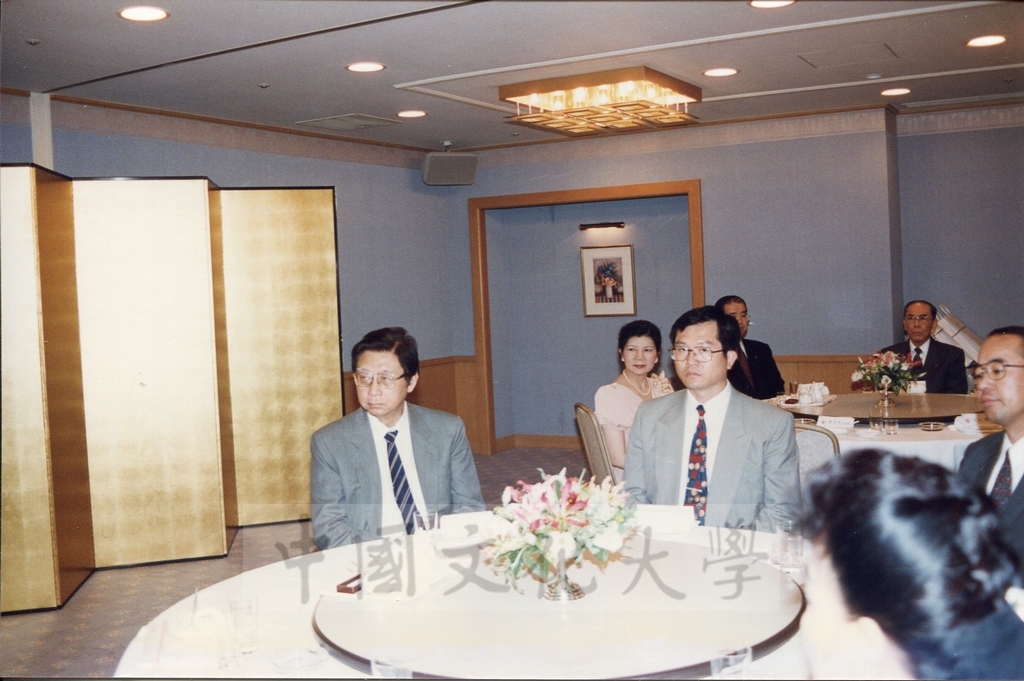 1995年7月7日董事長張鏡湖率同校長林彩梅等五人啟程赴日參訪的圖檔，第12張，共15張
