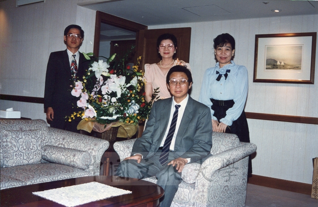 1995年7月7日董事長張鏡湖率同校長林彩梅等五人啟程赴日參訪的圖檔，第15張，共15張