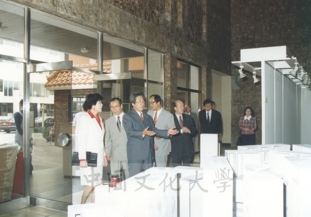 1995年9月28日至10月1日董事長張鏡湖率同董事穆閩珠、學務長陳嘉遠、韓文系副教授吳惠純出訪韓國的圖檔，第7張，共48張