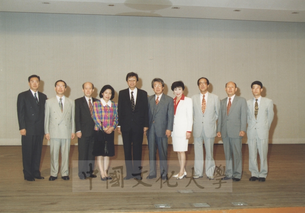 1995年9月28日至10月1日董事長張鏡湖率同董事穆閩珠、學務長陳嘉遠、韓文系副教授吳惠純出訪韓國的圖檔，第9張，共48張