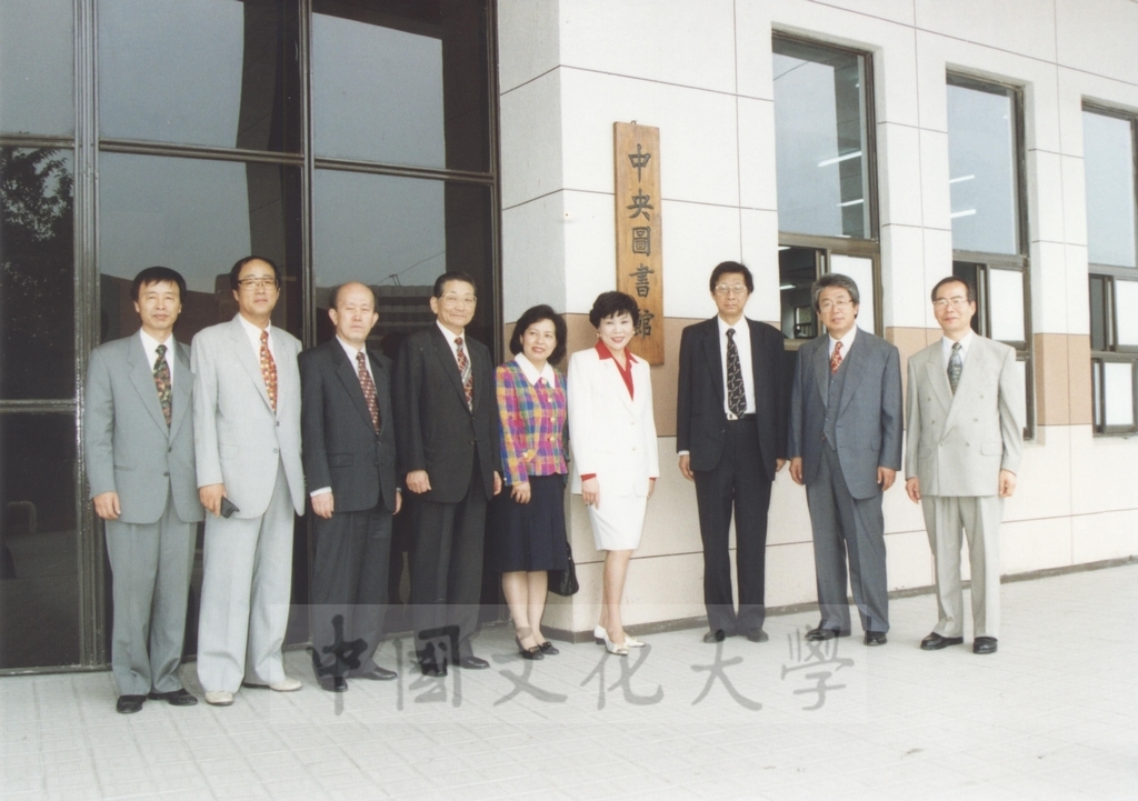 1995年9月28日至10月1日董事長張鏡湖率同董事穆閩珠、學務長陳嘉遠、韓文系副教授吳惠純出訪韓國的圖檔，第14張，共48張
