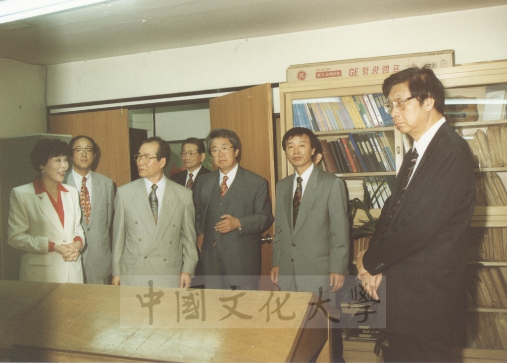 1995年9月28日至10月1日董事長張鏡湖率同董事穆閩珠、學務長陳嘉遠、韓文系副教授吳惠純出訪韓國的圖檔，第19張，共48張
