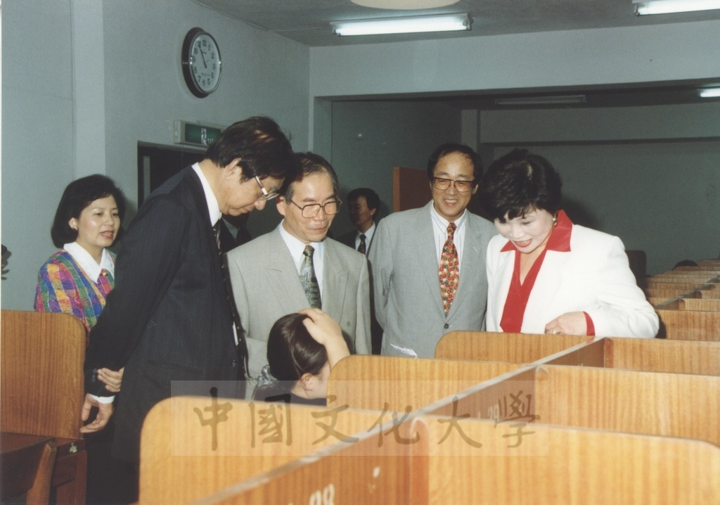 1995年9月28日至10月1日董事長張鏡湖率同董事穆閩珠、學務長陳嘉遠、韓文系副教授吳惠純出訪韓國的圖檔，第20張，共48張