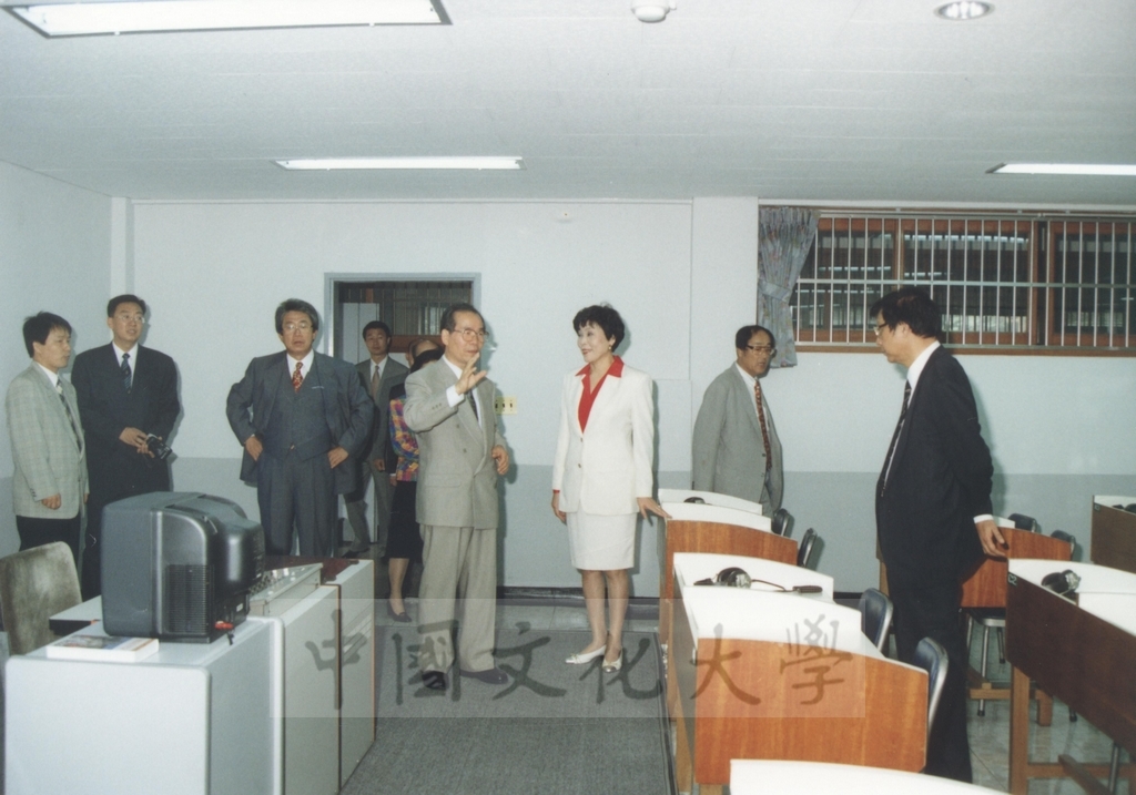 1995年9月28日至10月1日董事長張鏡湖率同董事穆閩珠、學務長陳嘉遠、韓文系副教授吳惠純出訪韓國的圖檔，第26張，共48張