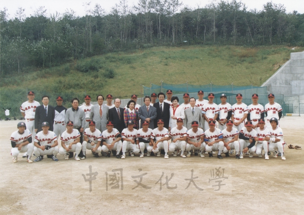 1995年9月28日至10月1日董事長張鏡湖率同董事穆閩珠、學務長陳嘉遠、韓文系副教授吳惠純出訪韓國的圖檔，第42張，共48張