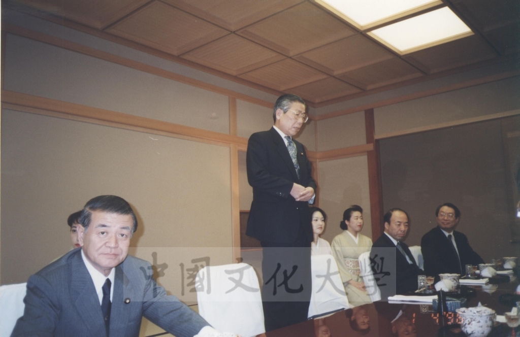 1996年4月1日日本參議員村上正邦先生假東京日本料亭「福田家」為張董事長、林校長一行接風的圖檔，第5張，共11張