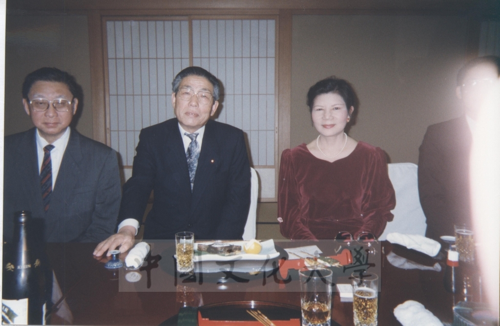 1996年4月1日日本參議員村上正邦先生假東京日本料亭「福田家」為張董事長、林校長一行接風的圖檔，第6張，共11張