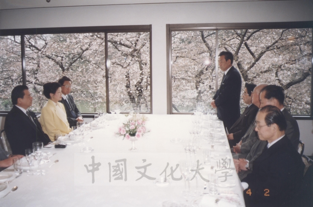 1996年4月2日董事長張鏡湖率同校長林彩梅等一行訪問日本二松學舍大學拜會理事長小林日出夫、校長雨海博洋的圖檔，第3張，共5張
