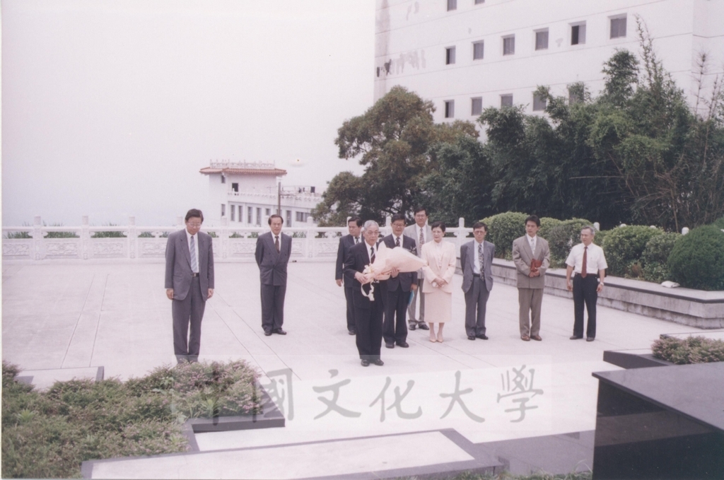 1996年6月5日天理大學校長植田平一率訪問團蒞校參觀訪問並拜會董事長張鏡湖、校長林彩梅的圖檔，第8張，共9張