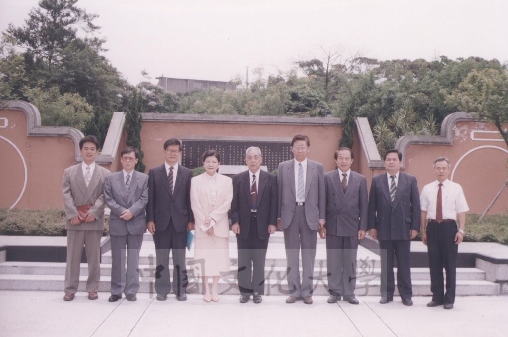 1996年6月5日天理大學校長植田平一率訪問團蒞校參觀訪問並拜會董事長張鏡湖、校長林彩梅的圖檔，第9張，共9張