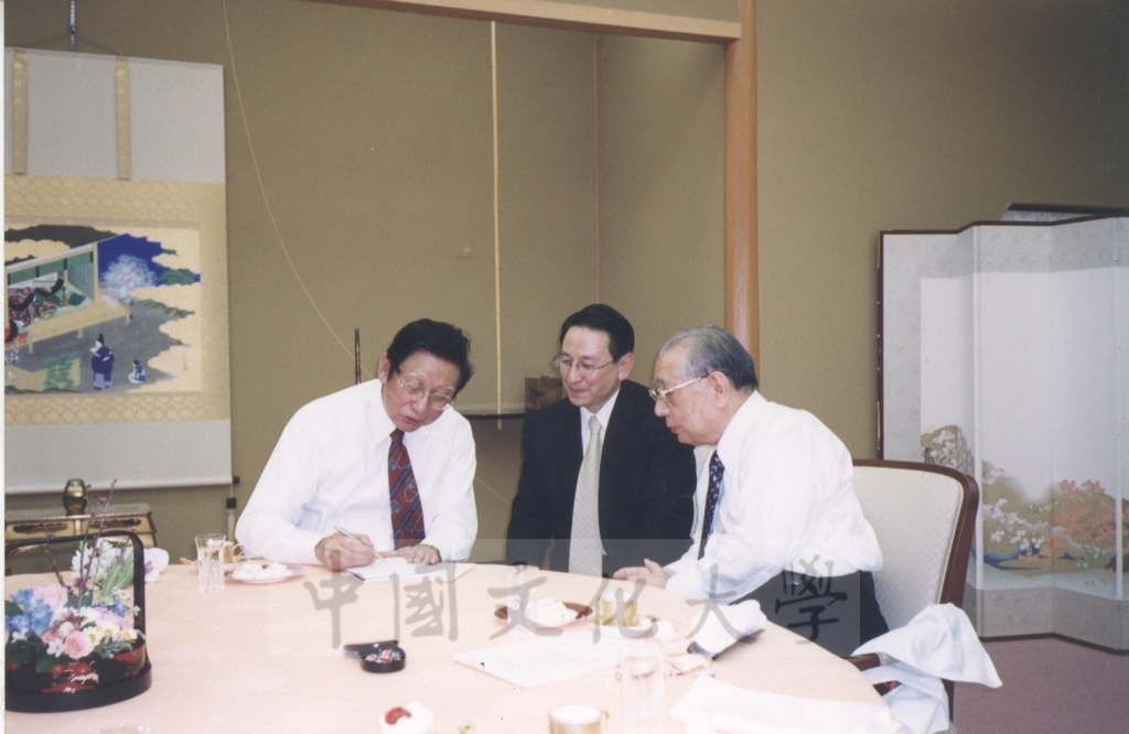 2003年3月24日董事長張鏡湖率訪問團拜會國際創價學會(SGI)會長池田大作先生並出席池田會長的歡宴的圖檔，第11張，共12張