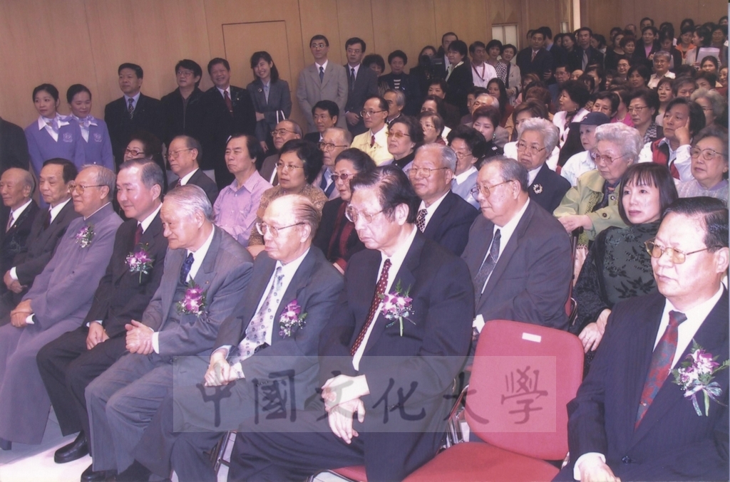 2003年4月11日台灣創價學會舉辦「盡攜書畫到天涯─歐豪年作品展」開幕剪綵的圖檔，第19張，共66張
