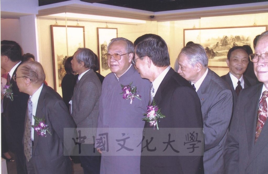 2003年4月11日台灣創價學會舉辦「盡攜書畫到天涯─歐豪年作品展」開幕剪綵的圖檔，第32張，共66張
